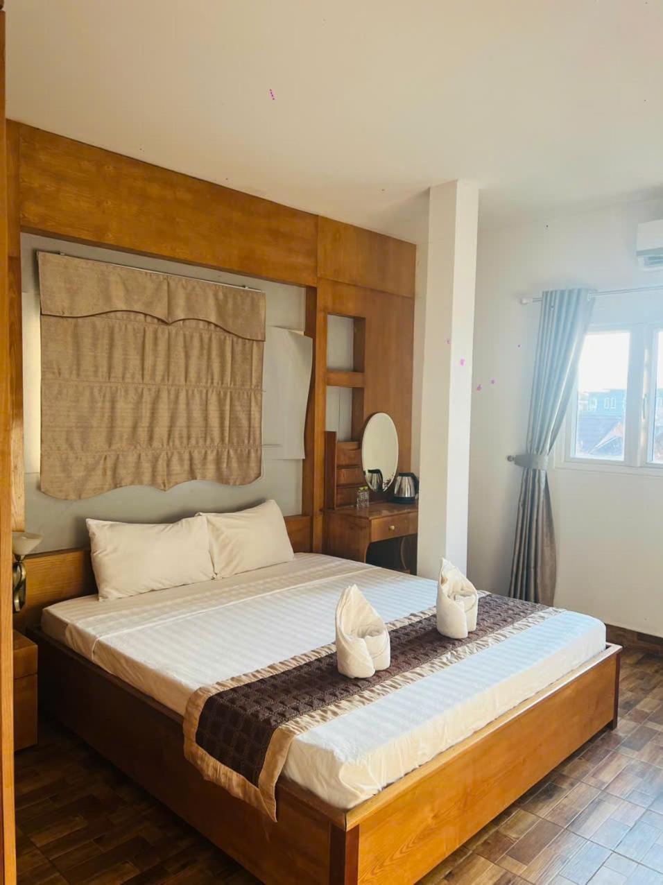 Vang Vieng Th Central Park Hotel ภายนอก รูปภาพ