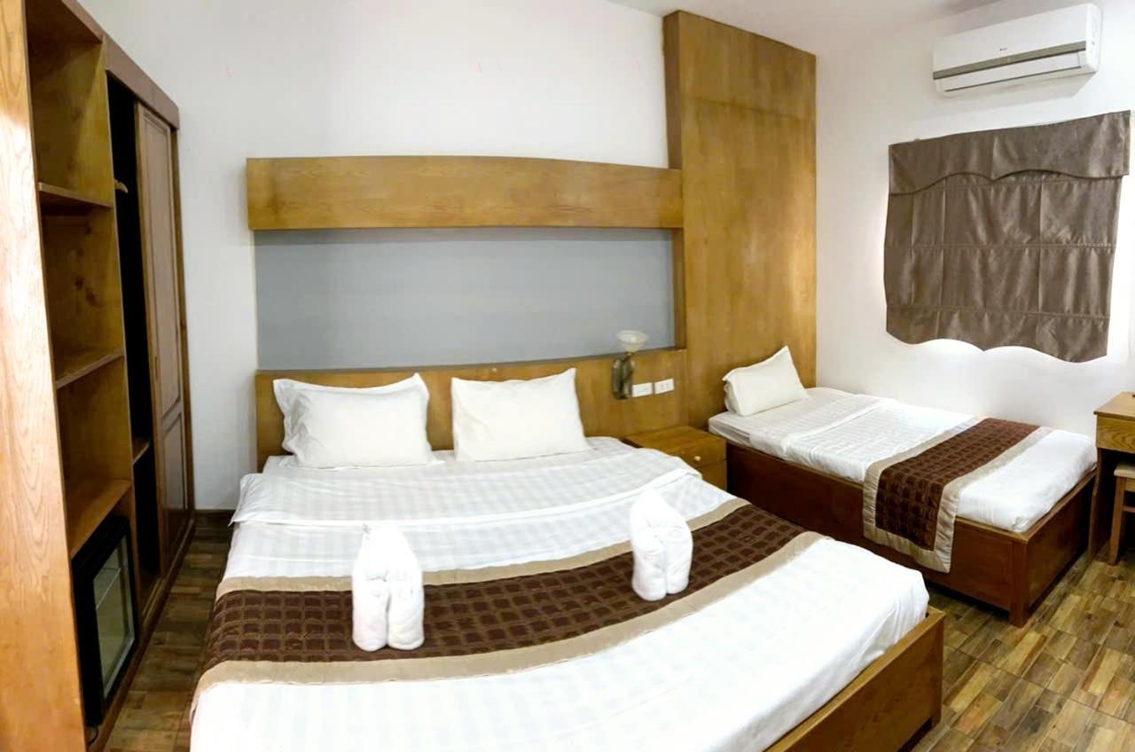 Vang Vieng Th Central Park Hotel ภายนอก รูปภาพ